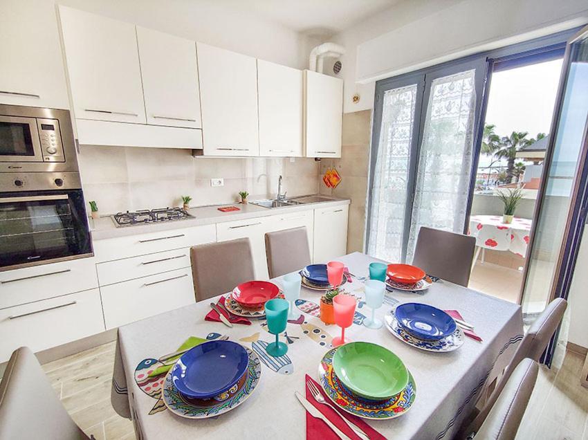 Alighieri Primissima Fila Mare Apartment Martinsicuro